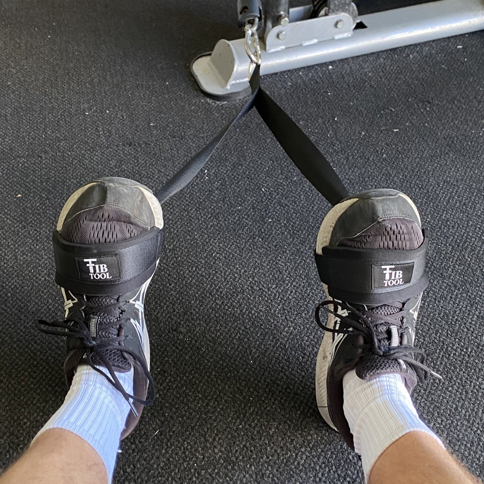The Tib Bros Reverse Squat Strap - Heup Flexor & Ab Oefening Kabel Bevestiging - ATG Equipment Enkelbanden The Tib Bros Reverse Squat Strap - Heup Flexor & Ab Oefening Kabel Bevestiging - ATG Equipment Enkelbanden
